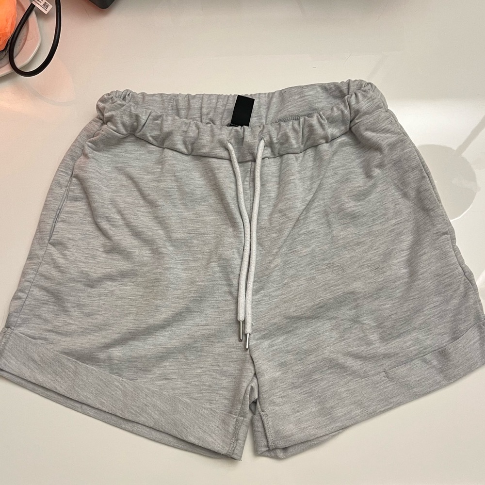 Comfy grey shorts